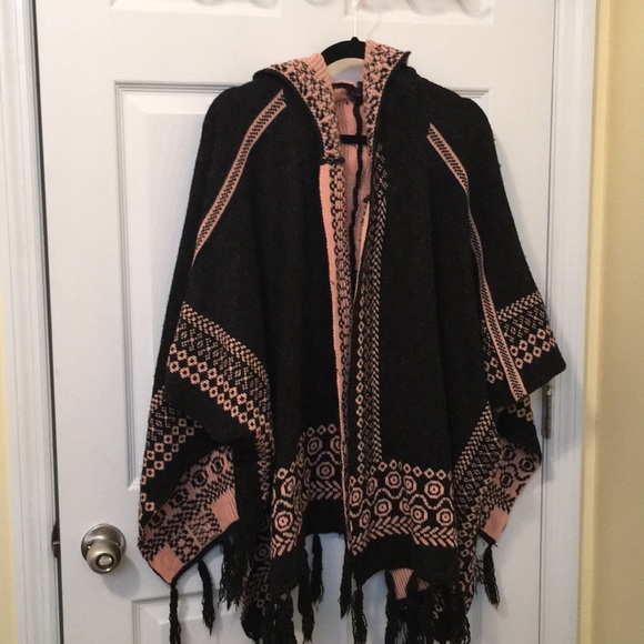 Aztec fringe pancho. Absolutely geor!! - Picture 5 of 6